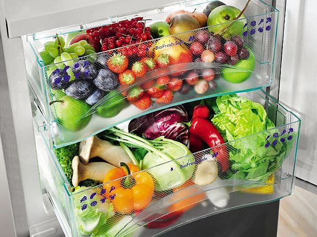Как хранить зелень в холодильнике, чтобы она не сгнила?
